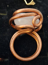 Load image into Gallery viewer, πΈπ Heart's Embrace Ring ππΈ