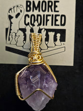 Load image into Gallery viewer, Theresa Geode pendant