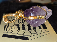 Load image into Gallery viewer, Theresa Geode pendant
