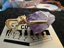 Load image into Gallery viewer, Theresa Geode pendant
