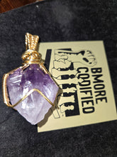 Load image into Gallery viewer, Theresa Geode pendant
